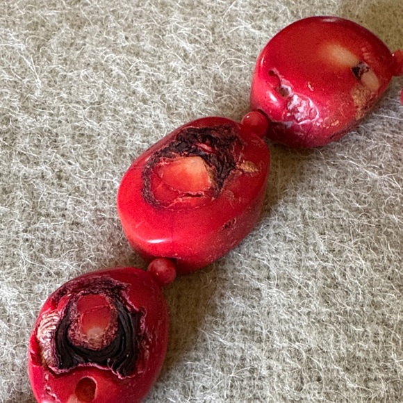 Handmade Red Beaded Necklace - Bold Red Statement coral - Picture 3 of 3